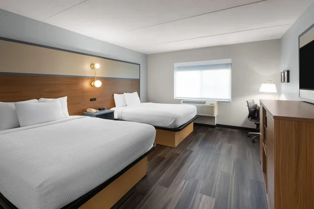 غرفة بسريرين كوين يُسمح فيها بالحيوانات الأليفة، Americinn By Wyndham Douglas/Saugatuck 1/6