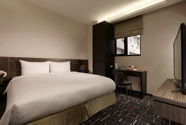 Basic, Queen Bed, CAPITAL HOTEL SONGSHAN 2/3