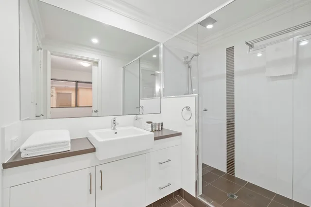 غرفة بسريرين كوين بغرفتي نوم بإطلالة، Dolphin Quay Apartments 6/7