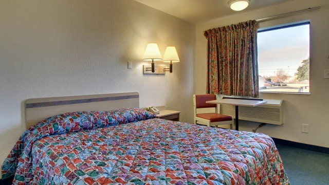 1 Queen Bed - Hearing Accessible Micfridge، Motel6 Owensboro, KY 5/10