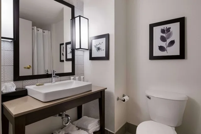 غرفة بسريرين كوين يُسمح فيها بالحيوانات الأليفة، Country Inn & Suites by Radisson, Harrisburg Northeast - Hershey 7/7