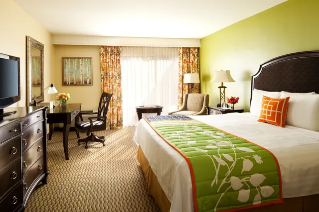 غرفة بسرير كينج، The Querque Hotel 2/3