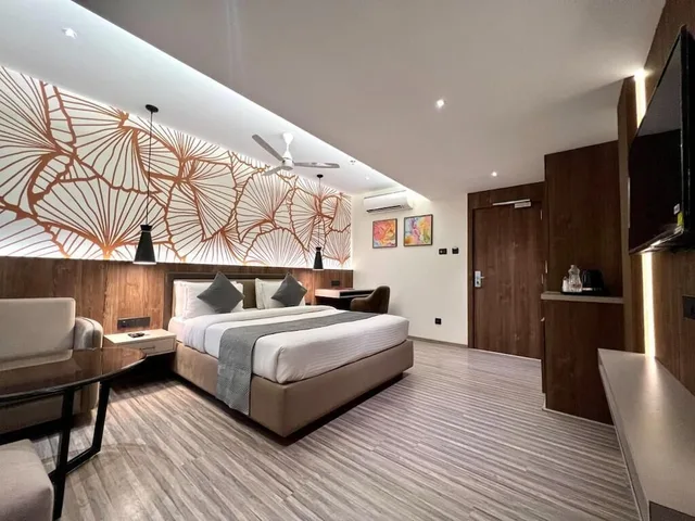 Executive, King Bed, Hotel President 6/10