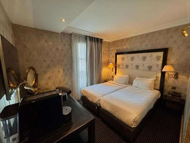 غرفة بسريرين منفصلين، Villa Lutece Port Royal Hotel 1/2