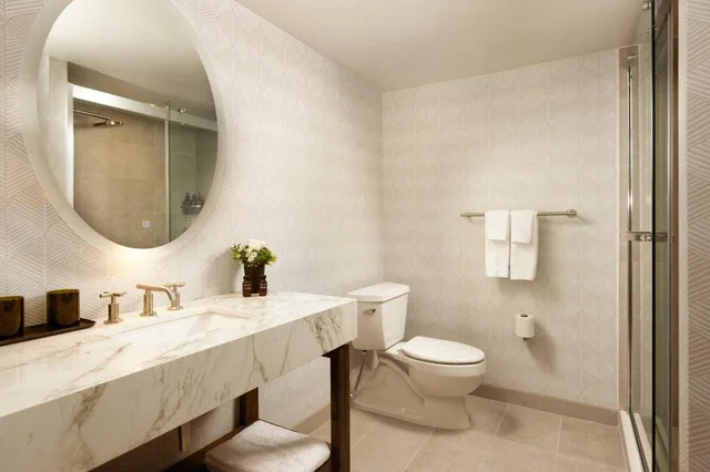 Slope, Guest Room, 2 Queen Beds, Mountain View، Viewline Resort Snowmass, Autograph Collection 2/3