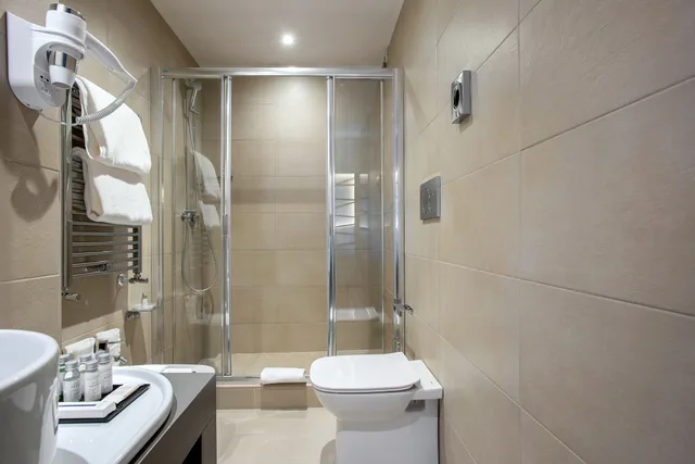 غرفة كلاسيكية ثلاثية، Fortyfive Squared Hotel 2/2
