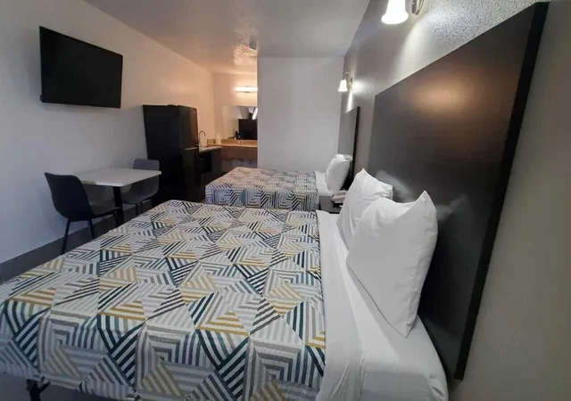 غرفة بسرير كوين، Motel 6 Branson West Silver Dollar City 3/8