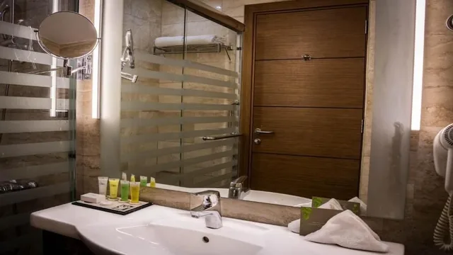 غرفة سوبيريور بسرير كينج، Olive Tree Hotel 6/6