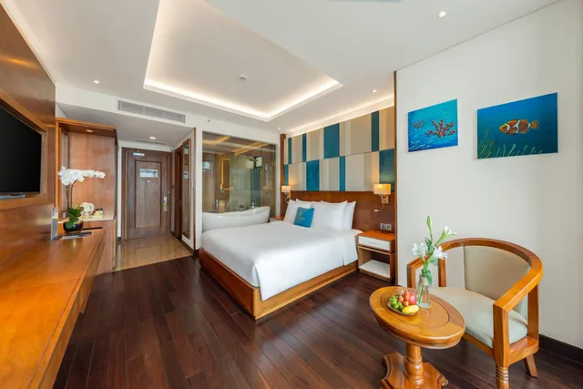Deluxe, King Bed, Queen Bed, Ocean Front, Balcony, Mandila Beach Hotel Danang 2/5