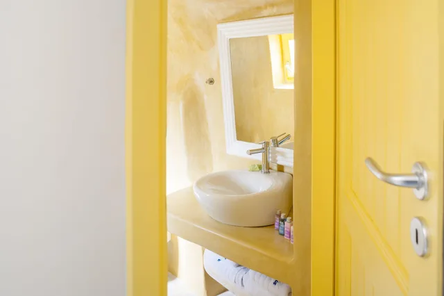 Private, 1 Bedroom, Villa, Caldera View, Hot Tub، Anemomilos Hotel & Apartments 2/4