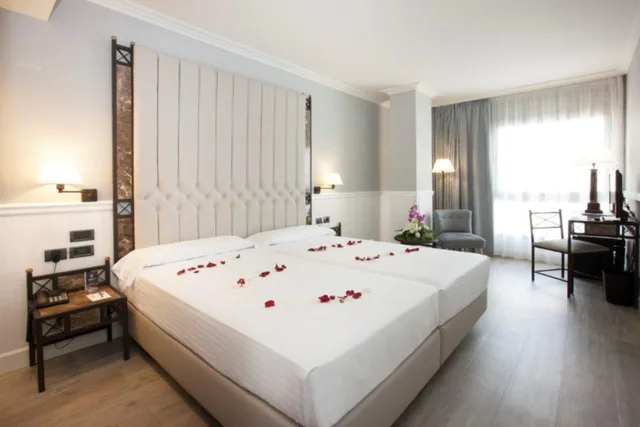 غرفة بسريرين، Hotel Gran Via Logroño 1/3