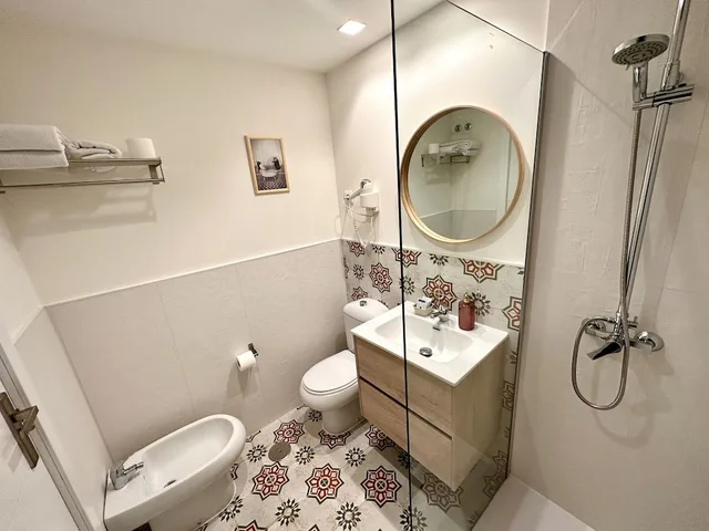 غرفة كلاسيكية بسرير مزدوج بحمام خاص، Far Home Hostel 4/5