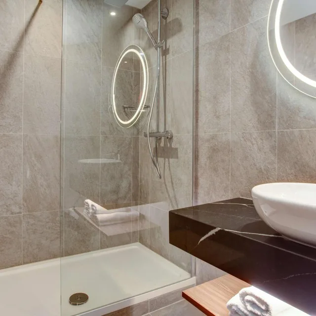 Superior, Bunk Bed, Airport View، Radisson Red London Heathrow 4/9