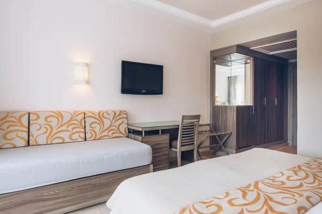 غرفة بسرير مزدوج بإطلالة على الحديقة، Iberostar Waves Mehari Djerba 2/3