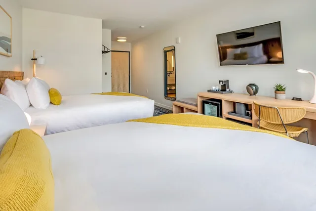 غرفة بسريرين كوين لذوي الإعاقة، SaltLine Hotel 2/3