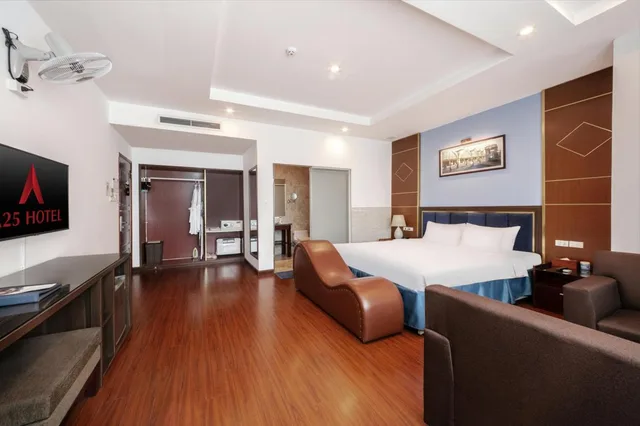 Deluxe, Queen Bed, A25 Hotel - 63A Phuong Liet 2/4