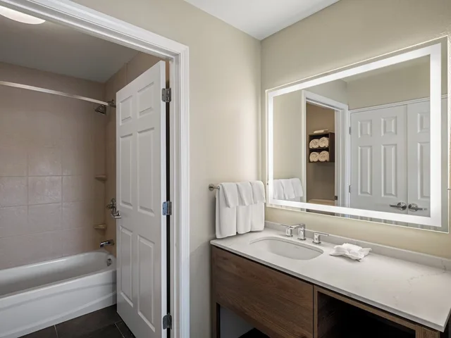 جناح بسرير كينج وسريرين كوين بغرفتي نوم بمطبخ، STAYBRIDGE SUITES ROCHESTER - UNIVERSITY 5/5
