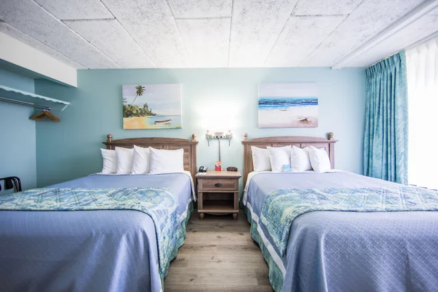 Room, 2 Double Beds, Side Ocean View، Days Inn & Suites By Wyndham Jekyll Island 3/8