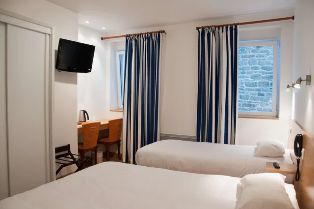 Apartment, 1 Single and 2 Queen Beds, Courtyard View، Kyriad Saint Malo Centre Plage 8/10
