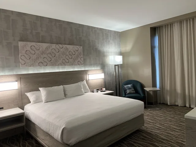 غرفة قياسية مفردة بسرير كينج، CHEROKEE CASINO & HOTEL WEST SILOAM SPRINGS 2/5