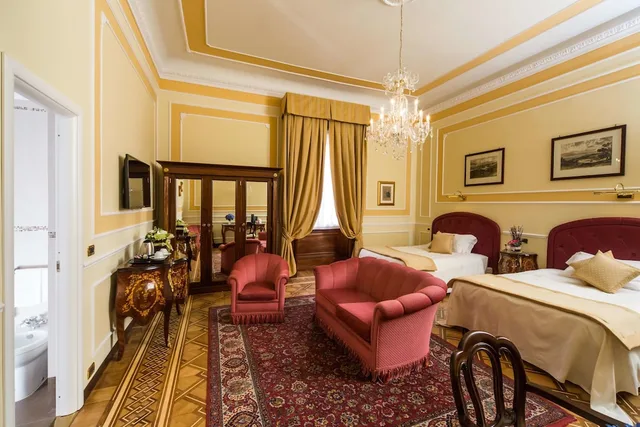 Deluxe, Twin Beds, Bristol Palace 6/7