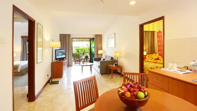 غرفة بسرير كوين وسريرين منفصلين بغرفتي نوم، HOLIDAY INN RESORT BATAM 9/10