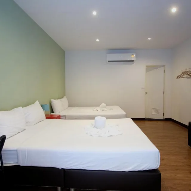 غرفة ثلاثية بإطلالة على المسبح، Resort V Mrt Huai Kwang 1/10