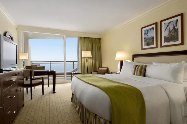 جناح بسرير كينج بإطلالة على البحر بشرفة، Fairmont Monte Carlo 1/8