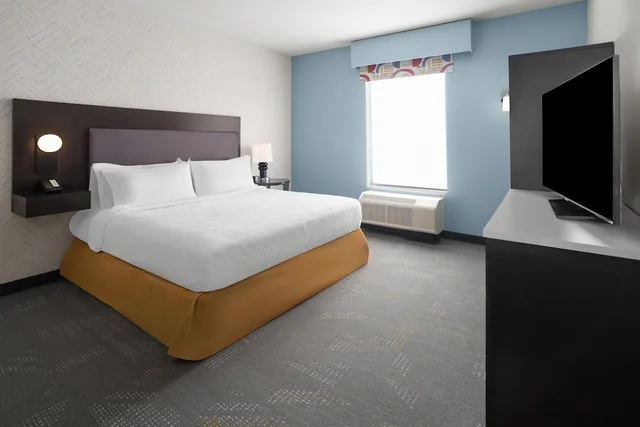 Suite, King Bed, Bathtub, Accessible, Home2 Suites By Hilton Meridian 5/8