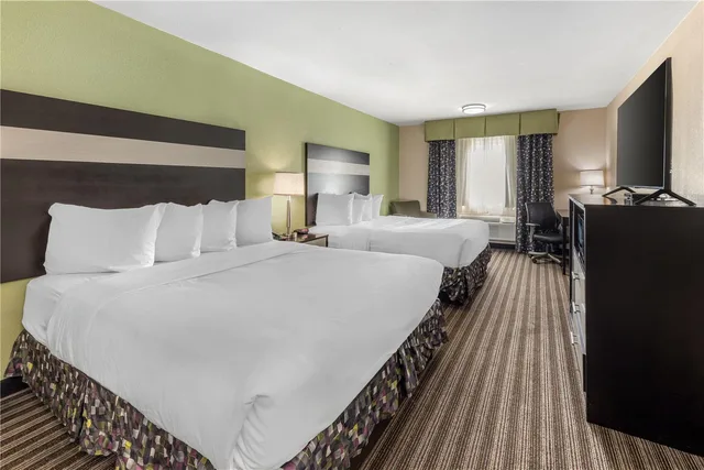 Suite, 2 Queen Beds, Hot Tub, Best Western Borger Inn 3/4
