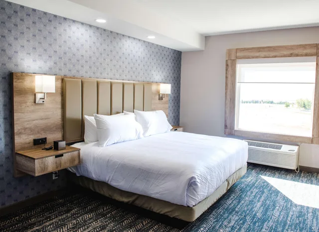 جناح، Best Western Premier Executive Residency Medicine Hat 1/10