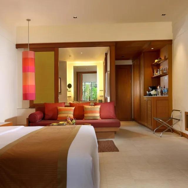 Guest Room, King Bed, Garden View, Balcony, Sheraton Hua Hin Resort And Spa 5/10