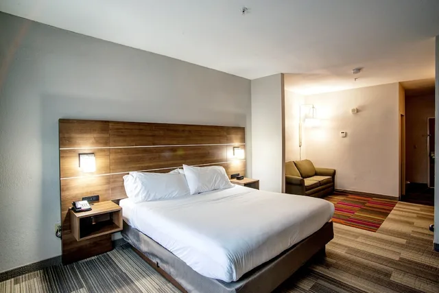 غرفة قياسية بسرير كينج لذوي الإعاقة، Holiday Inn Express La Plata 2/3
