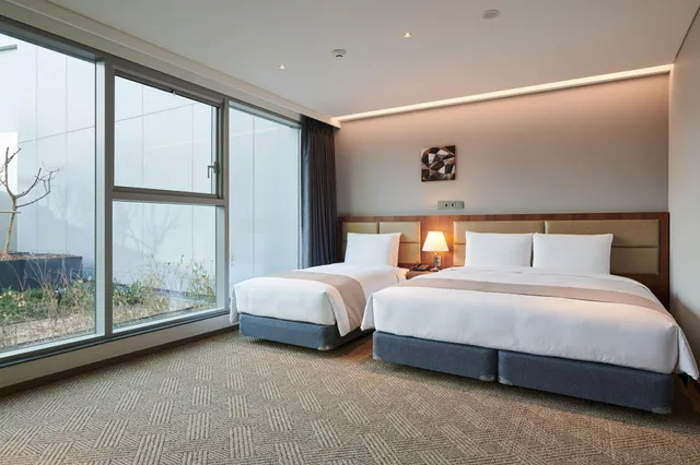 جناح جونيور بسريرين، Stanford Hotel Myeongdong 2/3