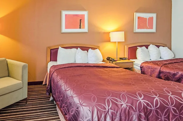 جناح بسريرين مزدوجين للمدخنين، Econo Lodge Inn & Suites Norton - Wise South 2/2