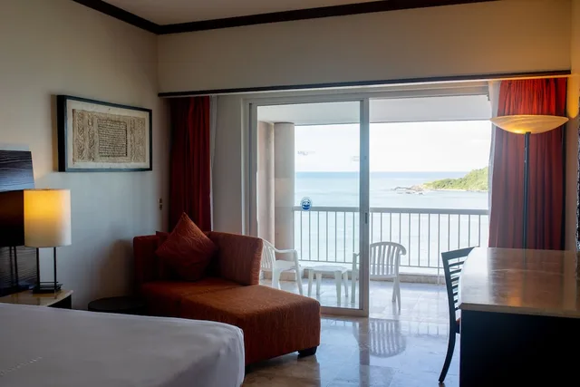 غرفة ديلوكس بسريرين كوين بإطلالة على البحر بشرفة، Azul Ixtapa Beach Resort Convention Center 6/6