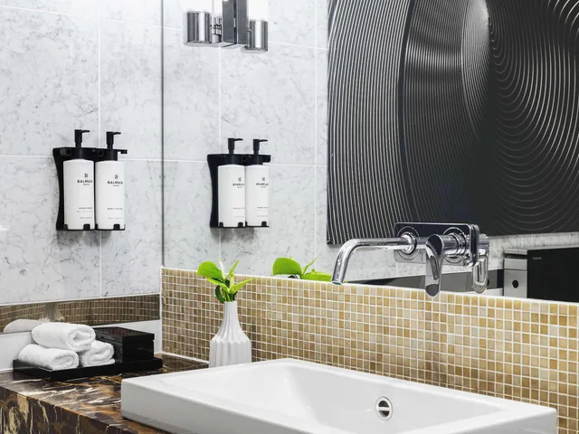 غرفة فاخرة بسرير كينج، Sofitel Victoria Warsaw 5/7