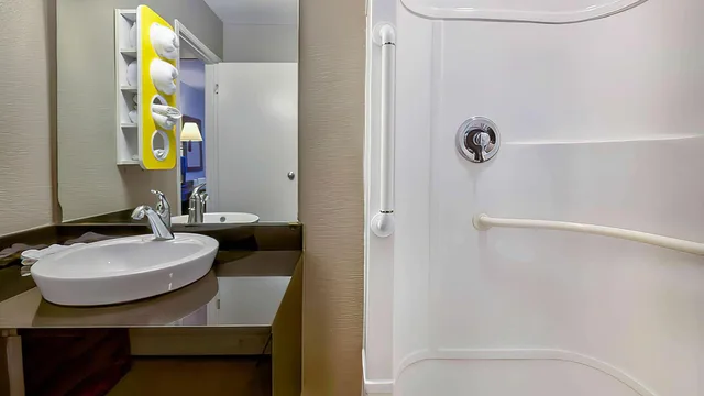 غرفة ديلوكس بسرير كوين، Motel6 Tucumcari, NM 7/8