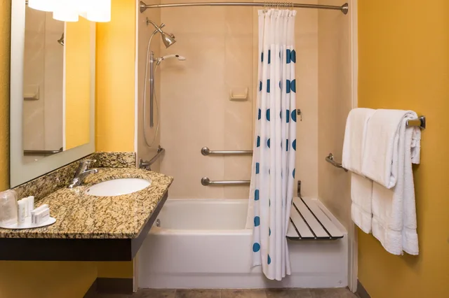 استوديو بسرير كوين مع أريكة لذوي الإعاقة، TownePlace Suites by Marriott Anaheim Maingate Near Angel Stadium 9/10