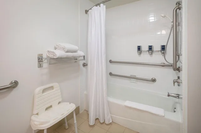 غرفة قياسية بسرير مزدوج، Four Points by Sheraton San Francisco Bay Bridge 7/7