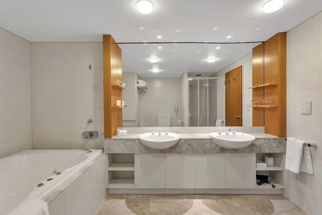 Spa, Junior Suite, King Bed، Stamford Plaza Adelaide 4/4