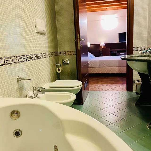 غرفة بسرير كينج بجاكوزي، Country Hotel Castelbarco 7/8