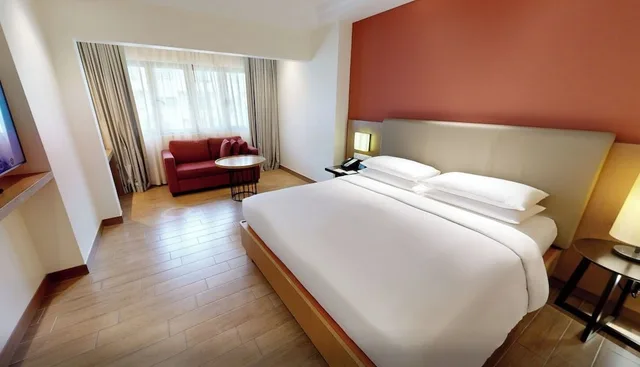 غرفة عائلية بسرير كينج مع أريكة، Hyatt Regency Kuantan Resort 1/3