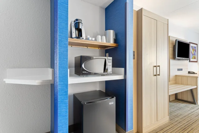 غرفة بسرير كينج لذوي الإعاقة، Holiday Inn Express Hopewell - Fort Lee Area, an IHG Hotel 4/4