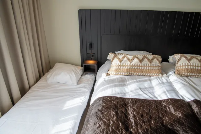 غرفة ديلوكس ثلاثية بثلاثة أسرّة، Hotel Herbergh Amsterdam Airport 6/8