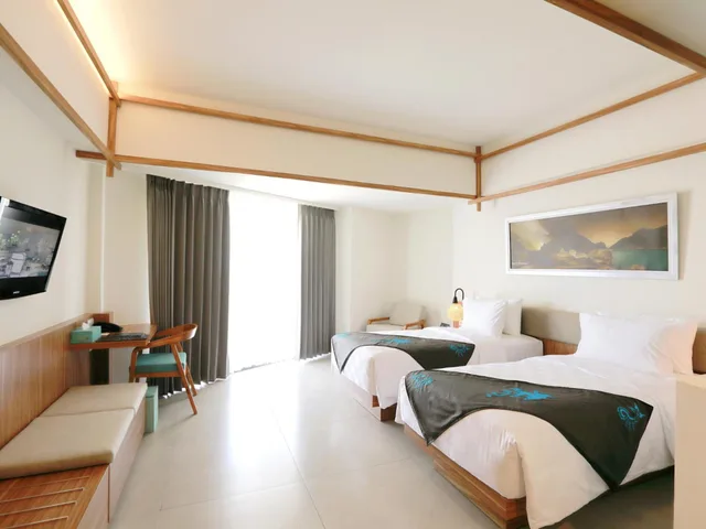 Room, Twin Beds, Executive Level، ILLIRA Hotel Banyuwangi 1/2