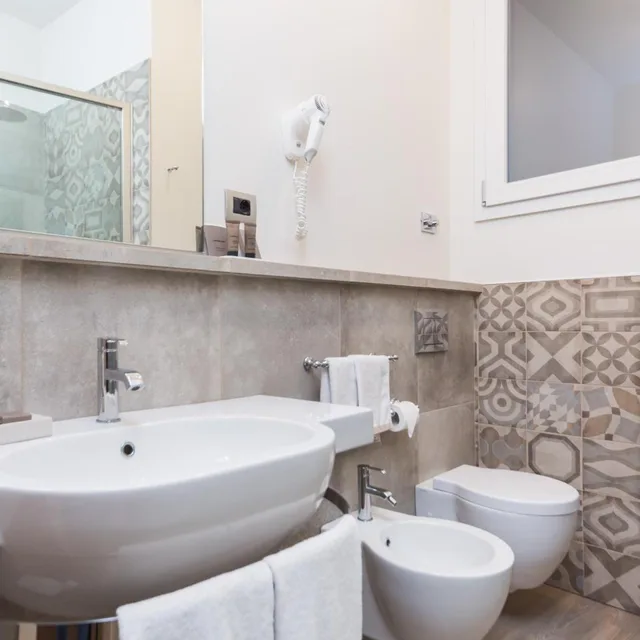 غرفة سوبيريور مفردة، Touring Hotel Bologna 5/7