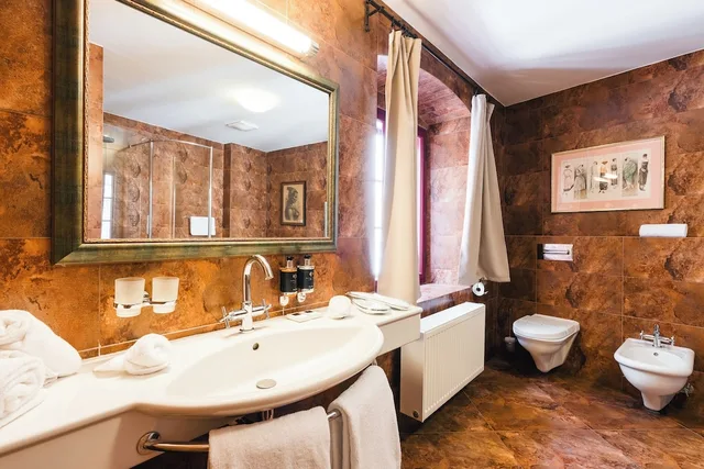 جناح بسرير مزدوج، Hotel Krcinuv dum 4/5