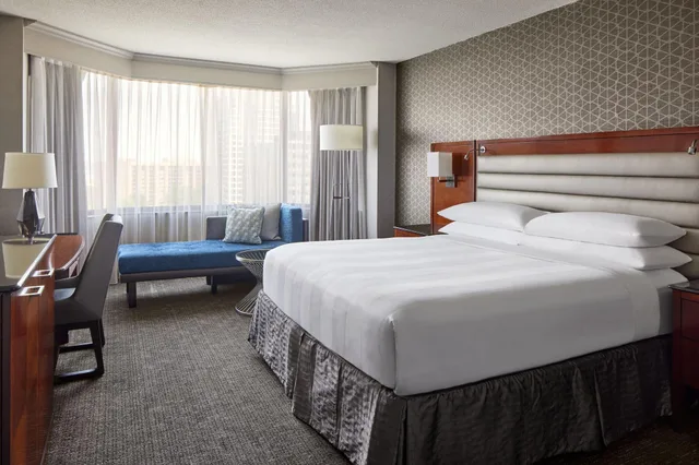 غرفة بسرير كينج بغرفة نوم واحدة، Crystal Gateway Marriott 1/4
