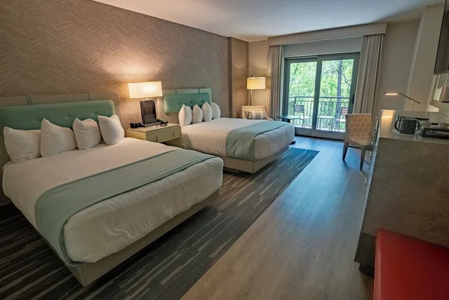 Spa, Lodge, 2 Queen Beds, Woods Side, Callaway Gardens 2/7